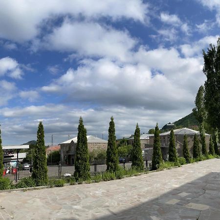 Yolyans Hotel Goris Bagian luar foto