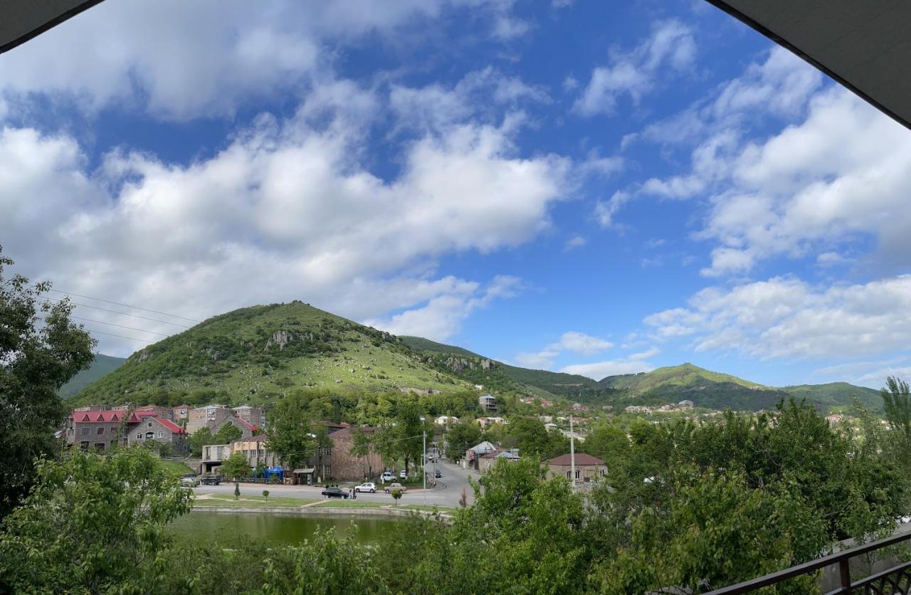 Yolyans Hotel Goris Bagian luar foto