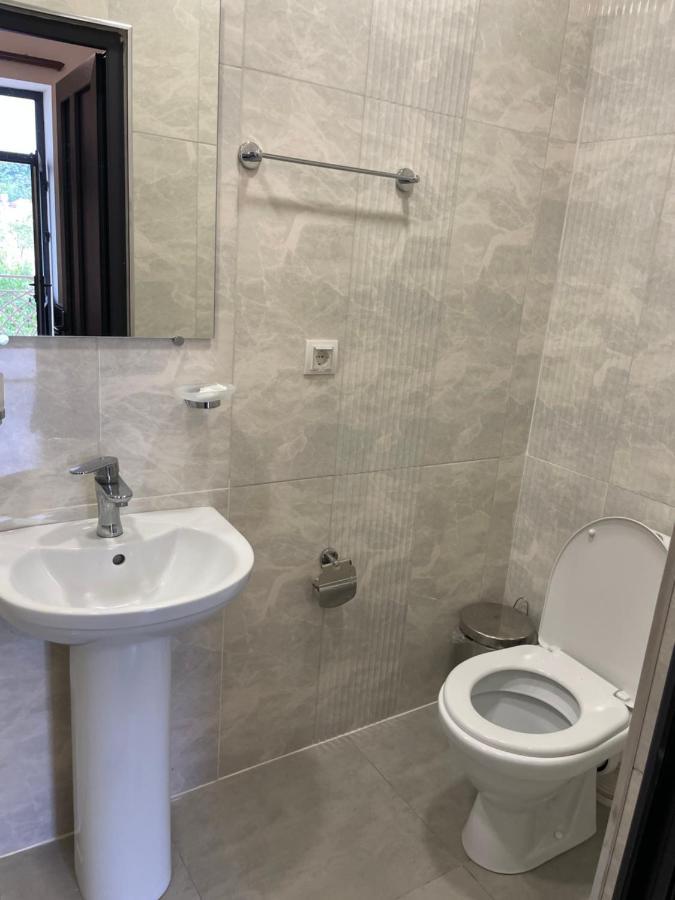 Yolyans Hotel Goris Bagian luar foto