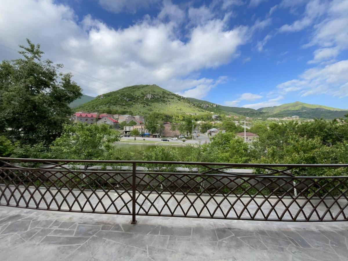 Yolyans Hotel Goris Bagian luar foto