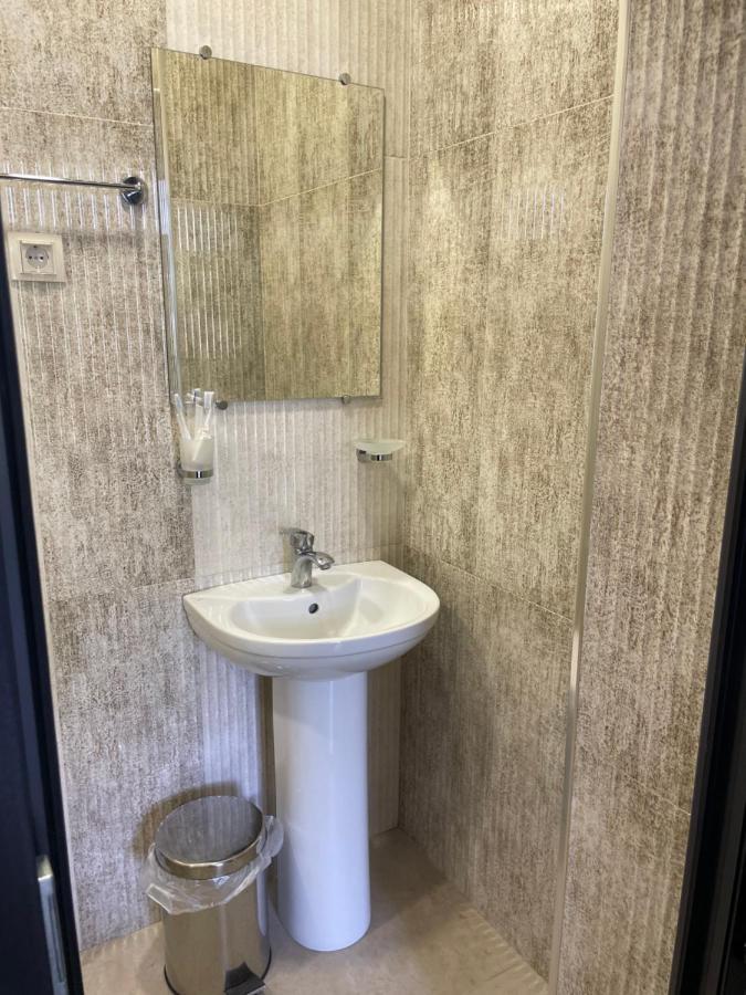 Yolyans Hotel Goris Bagian luar foto