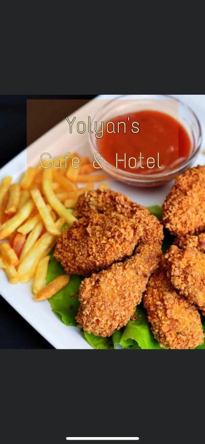 Yolyans Hotel Goris Bagian luar foto
